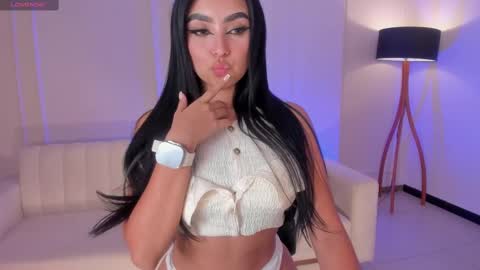 Snapshot of sarawinstone_ chatting on 5, 3, 2025 Sara Winstone online show from 5, 3, 2025