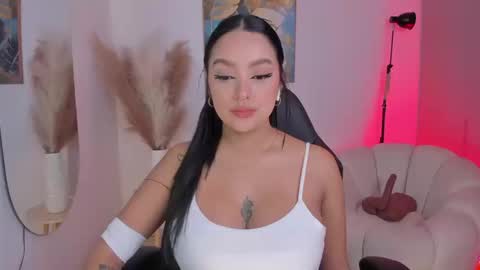 Snapshot of sarawinstone_ chatting on 25, 9, 2025 Sara Winstone online show from 25, 9, 2025