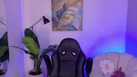 Snapshot of sarawinstone_ chatting on 29, 11, 2025 Sara Winstone online show from 29, 11, 2025