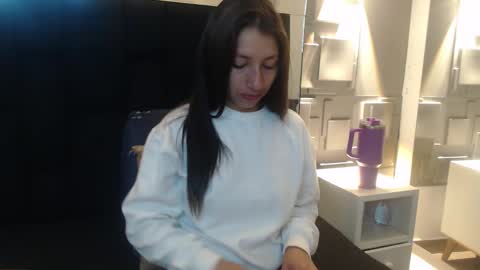 Saray Pink online show from 15, 1, 2026