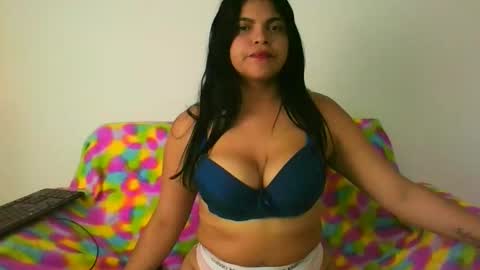 Snapshot of saray_we chatting on 1, 12, 2025 saray_we online show from 1, 12, 2025