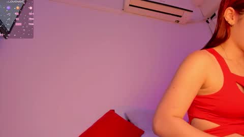 Snapshot of sarenlux chatting on 5, 11, 2025 Baby Saren online show from 5, 11, 2025