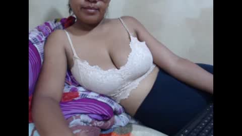 saronette online show from 9, 1, 2025