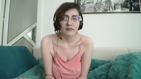 Snapshot of sarraboots chatting on 10, 4, 2026 sarraboots online show from 10, 4, 2026