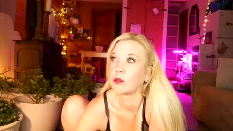 Snapshot of sasha_love__ chatting on 14, 6, 2026 sasha_love__ online show from 14, 6, 2026
