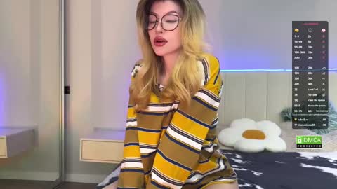 Hi everyone my name is Sasha   online show from 14, 2, 2025