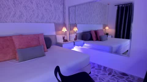 Snapshot of sasha_wolff chatting on 4, 10, 2025 Sasha online show from 4, 10, 2025