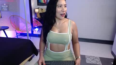 Snapshot of sashaavixen chatting on 28, 10, 2025 Sasha online show from 28, 10, 2025