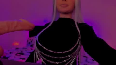 Snapshot of sashachase chatting on 11, 10, 2025 Sasha online show from 11, 10, 2025
