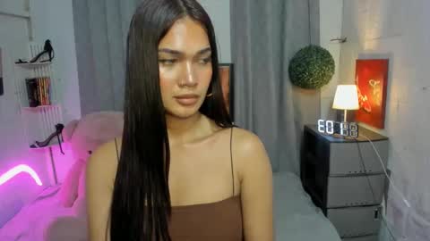 Snapshot of sashahuwanna chatting on 26, 2, 2025 ESTELLA online show from 26, 2, 2025