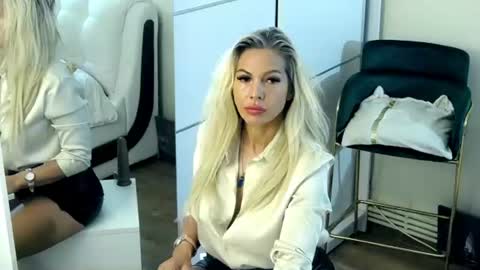 Snapshot of sashavaughn chatting on 6, 8, 2026 Sasha online show from 6, 8, 2026