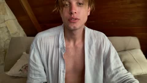 Snapshot of sashenkka chatting on 14, 5, 2026 Sasha -- online show from 14, 5, 2026