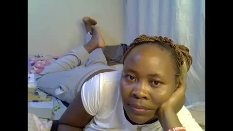 sassy_bella online show from 28, 10, 2025