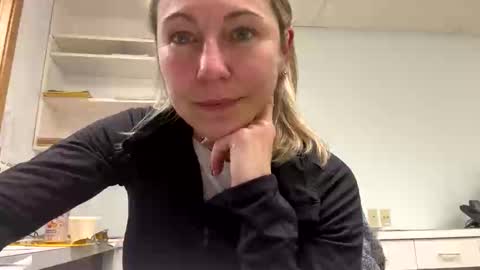 Sassyella online show from 16, 12, 2025