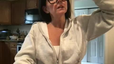 Snapshot of sassynsweetmilf chatting on 22, 5, 2026 sassynsweetmilf online show from 22, 5, 2026