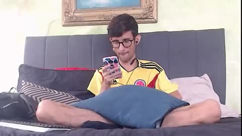 sasuke_bigcock online show from 19, 6, 2026