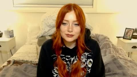 Snapshot of satrinarose chatting on 10, 1, 2025 Rose online show from 10, 1, 2025