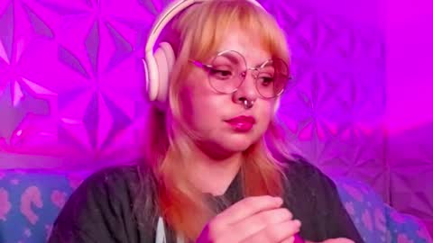 Gina George online show from 2, 10, 2025