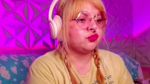 Gina George online show from 7, 10, 2025