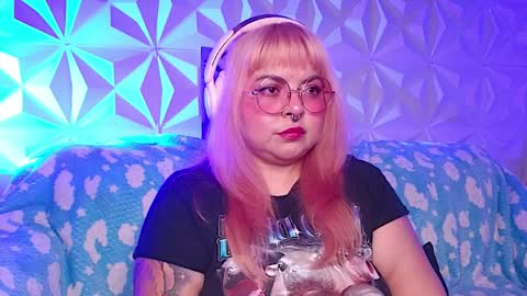 Gina George online show from 28, 3, 2026