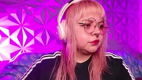 Gina George online show from 16, 4, 2026