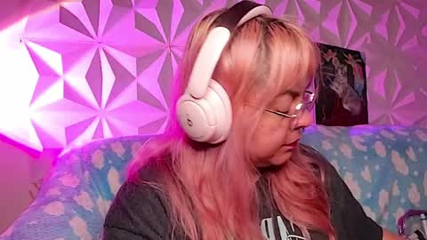 Snapshot of satyn_doll chatting on 21, 4, 2026 Gina George online show from 21, 4, 2026