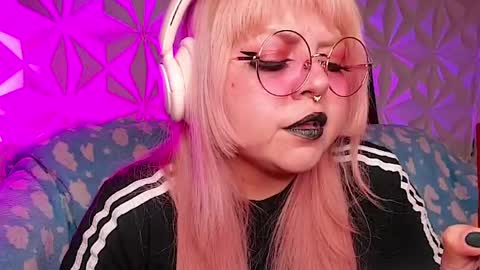 Snapshot of satyn_doll chatting on 28, 4, 2026 Gina George online show from 28, 4, 2026