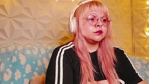 Snapshot of satyn_doll chatting on 12, 5, 2026 Gina George online show from 12, 5, 2026