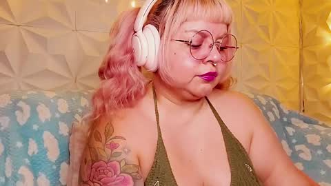Snapshot of satyn_doll chatting on 17, 5, 2026 Gina George online show from 17, 5, 2026