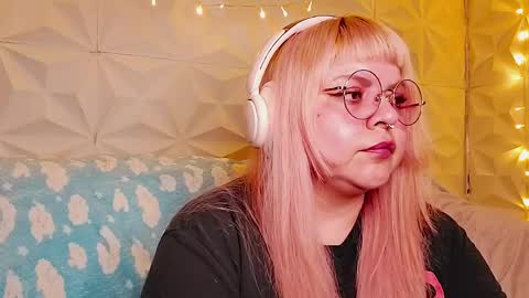 Snapshot of satyn_doll chatting on 19, 5, 2026 Gina George online show from 19, 5, 2026