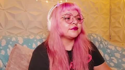 Snapshot of satyn_doll chatting on 26, 5, 2026 Gina George online show from 26, 5, 2026