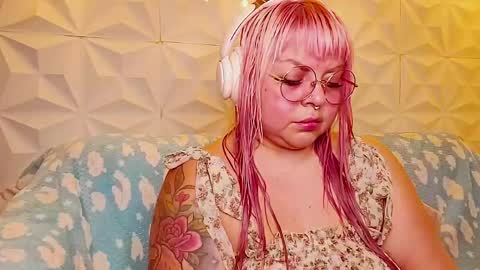 Snapshot of satyn_doll chatting on 31, 5, 2026 Gina George online show from 31, 5, 2026