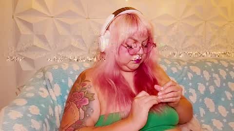 Snapshot of satyn_doll chatting on 4, 6, 2026 Gina George online show from 4, 6, 2026