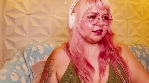 Snapshot of satyn_doll chatting on 4, 6, 2026 Gina George online show from 4, 6, 2026