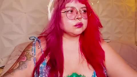 Snapshot of satyn_doll chatting on 19, 7, 2026 Gina George online show from 19, 7, 2026