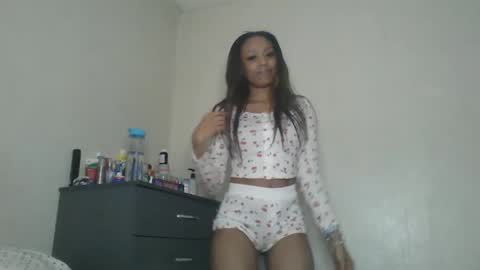 Snapshot of saucy_shanice chatting on 10, 2, 2025 Shaniiice online show from 10, 2, 2025