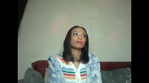 Snapshot of saucy_shanice chatting on 12, 9, 2025 Shaniiice online show from 12, 9, 2025