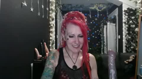 SaucySky online show from 15, 2, 2025