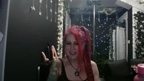 SaucySky online show from 28, 2, 2025