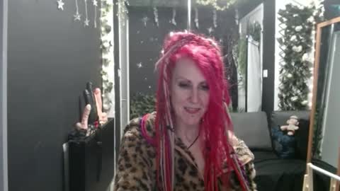 SaucySky online show from 11, 9, 2025