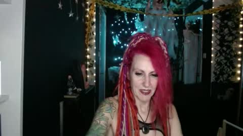 SaucySky online show from 15, 10, 2025