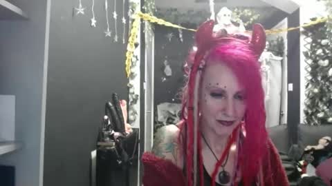 SaucySky online show from 25, 10, 2025