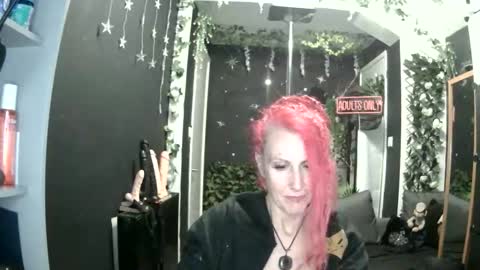 SaucySky online show from 16, 4, 2026