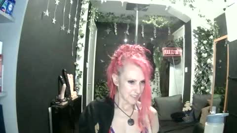Snapshot of saucysky chatting on 11, 6, 2026 SaucySky online show from 11, 6, 2026