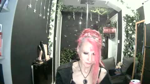 Snapshot of saucysky chatting on 13, 6, 2026 SaucySky online show from 13, 6, 2026