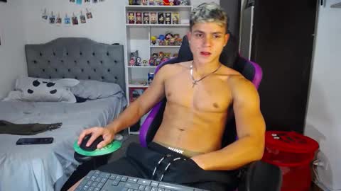 Snapshot of saulomiralles chatting on 15, 9, 2025 Saulo online show from 15, 9, 2025