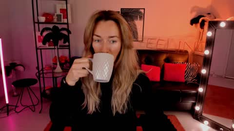 Snapshot of save_the_qween chatting on 27, 1, 2025 save the qween online show from 27, 1, 2025