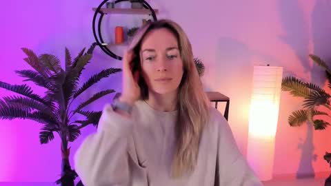 Snapshot of save_the_qween chatting on 9, 2, 2025 save the qween online show from 9, 2, 2025