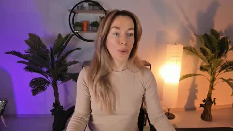 Snapshot of save_the_qween chatting on 16, 2, 2025 save the qween online show from 16, 2, 2025