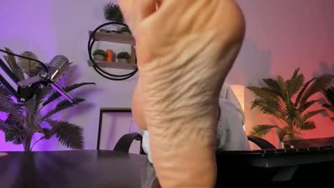 Snapshot of save_the_qween chatting on 28, 2, 2025 save the qween online show from 28, 2, 2025